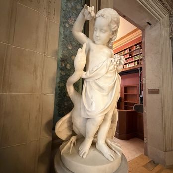 Boston Public Library - Swan and kid @veefoodlife - Libraries Near Me - Boston, Massachusetts