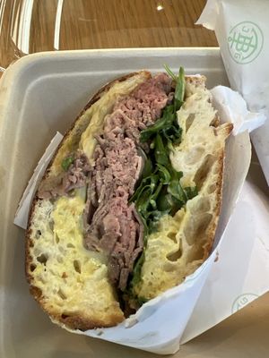 Sandwich & Salad by null