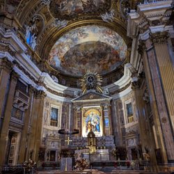Chiesa del Gesù - There's a show every evening