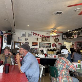 Midpoint Cafe And Gift Shop - Cafes Near Me - Adrian, Texas Midpoint Cafe And Gift Shop - Cafes Near Me - Adrian, Texas
