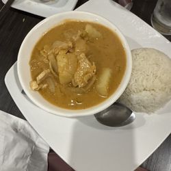 Bangkok Kitchen - Yellow Curry with Chicken