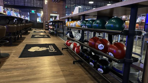 B-LUX Grill & Bar by null