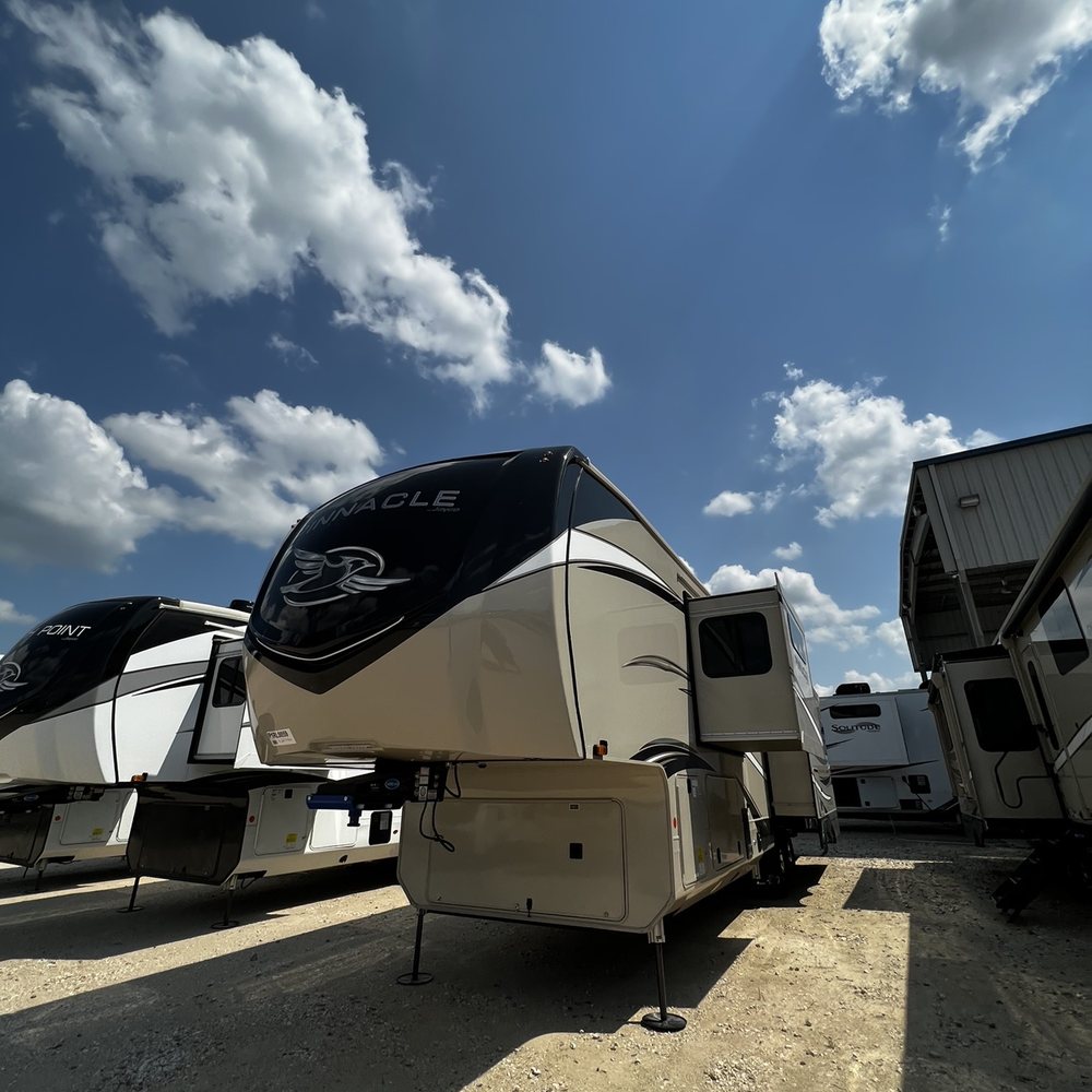 RV Station - Victoria/ Inez - Front bath - RV Dealers Near Me - Inez, Texas RV Station - Victoria/ Inez - Front bath - RV Dealers Near Me - Inez, Texas