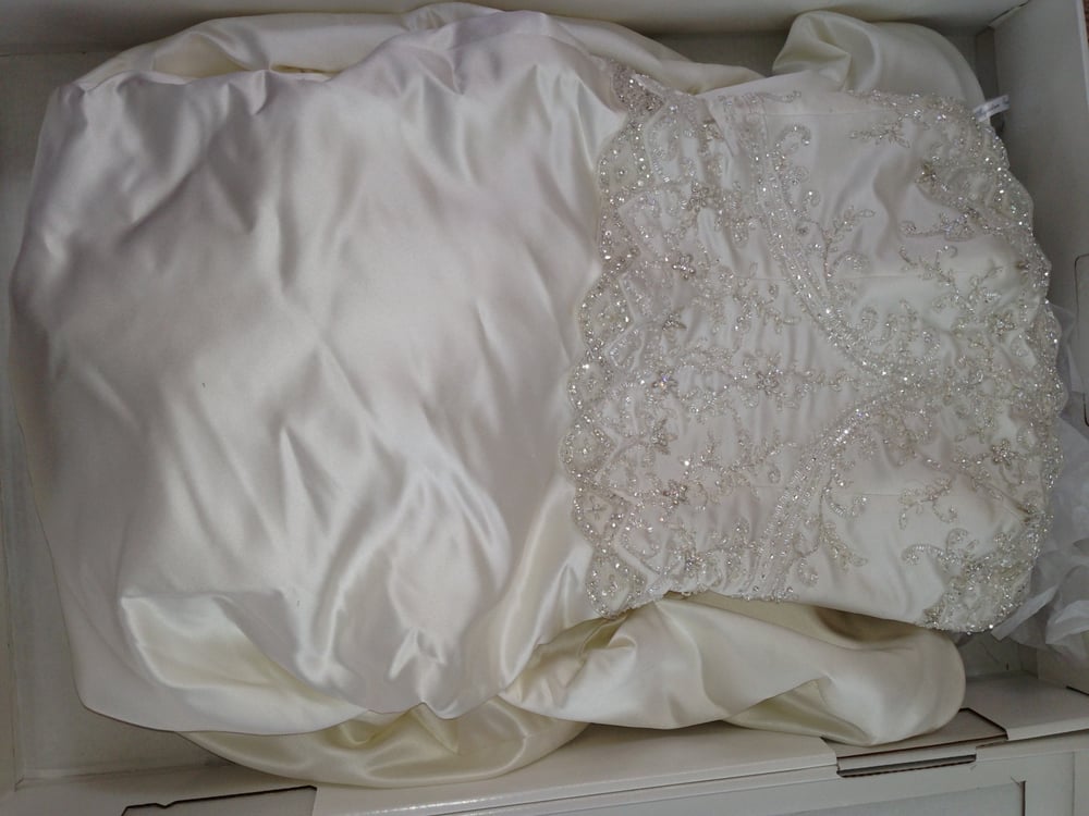 SUNRISE CLEANERS Updated October 2024 3924 Pike, Wilmington