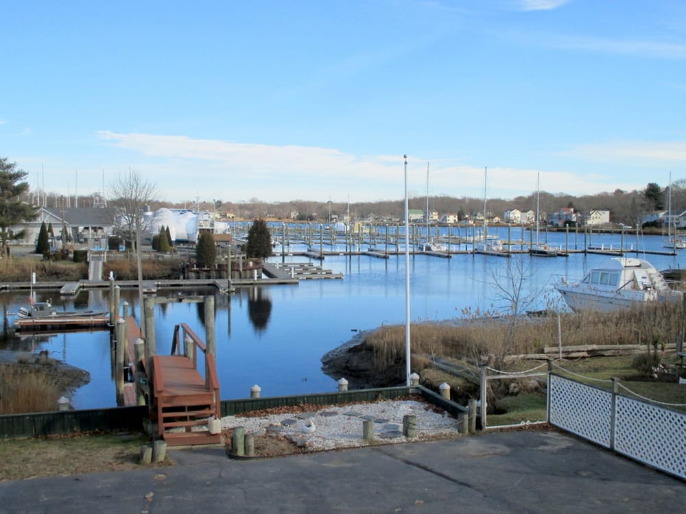 LISA GLOWACKI REAL ESTATE Updated October 2024 Contact Agent 1062