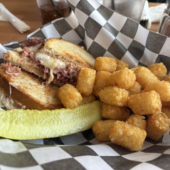 Gateway Bar and Liquors - Corned Beef Reuben - Sports Bars Near Me - Atlantic Highlands, New Jersey Gateway Bar and Liquors - Corned Beef Reuben - Sports Bars Near Me - Atlantic Highlands, New Jersey