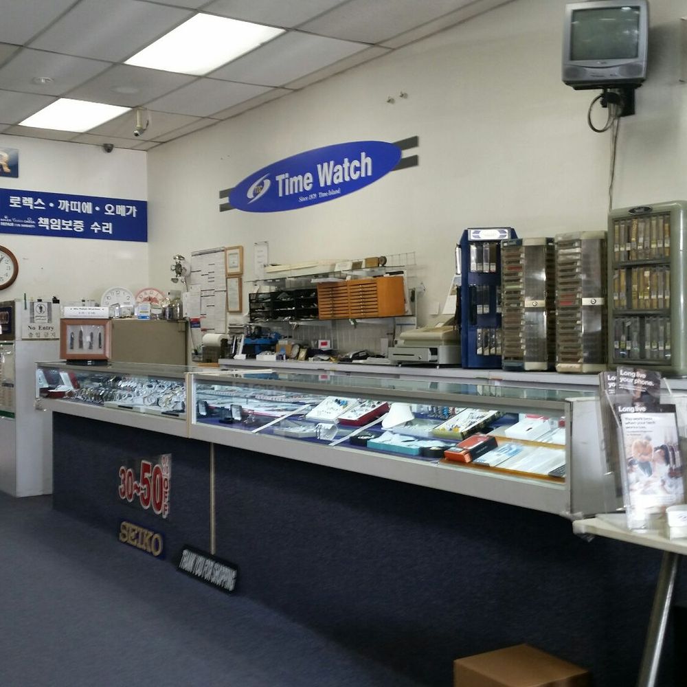 Time Island - Well organized display - Mobile Phones Near Me - Los Angeles, California