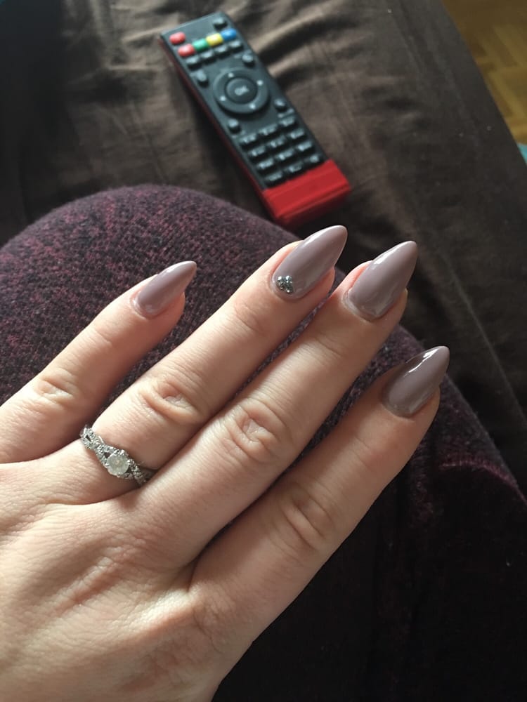 WHITBY SHORES NAIL SALON & SPA 11 Reviews 617 Victoria Street