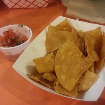 Las Olas Taqueria - Chips and salsa (pico de gallo) - Mexican Near Me - Hampton, New Hampshire