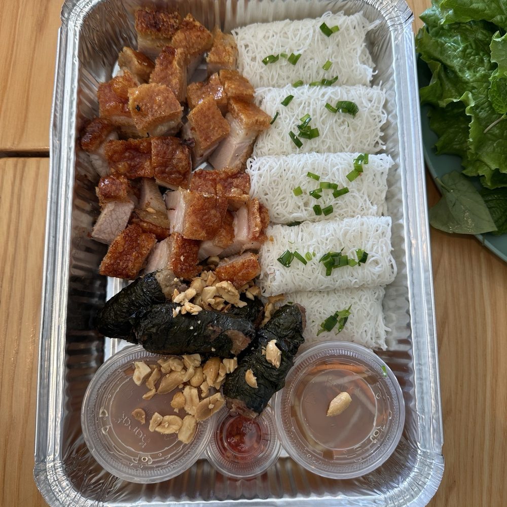 COMBO Banh Hoi Heo Quay + Bo La Lot