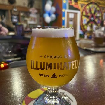 Illuminated Brew Works - Bar area - Brewpubs Near Me - Chicago, Illinois Illuminated Brew Works - Bar area - Brewpubs Near Me - Chicago, Illinois