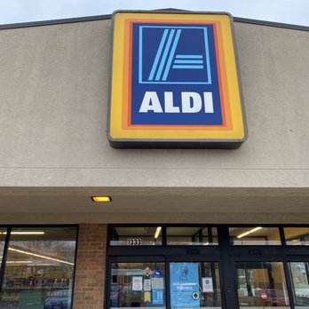 ALDI - the front of a aldi store - Grocery Near Me - Akron, Ohio