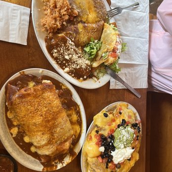 Roberto's Cafe - Mexican Near Me - Mammoth Lakes, California Roberto's Cafe - Mexican Near Me - Mammoth Lakes, California