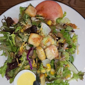 Primanti Bros. Restaurant and Bar - House salad with red wine Vin - Sandwiches Near Me - Youngstown, Ohio Primanti Bros. Restaurant and Bar - House salad with red wine Vin - Sandwiches Near Me - Youngstown, Ohio