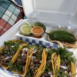 Taqueria Ortiz - Beef street tacos