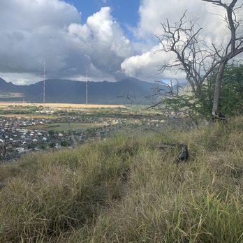 Maili Pillboxes - 5g towers lmao jk - Hiking Near Me - Waianae, Hawaii