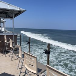 SurfSide - Awesome ocean side bar
