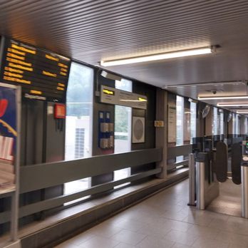 Gunnersbury Underground Station - Inside - Public Transportation Near Me - London, XGL