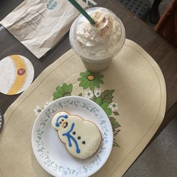 Pistachio Frappuccino and snowman cookie (personally heated up)