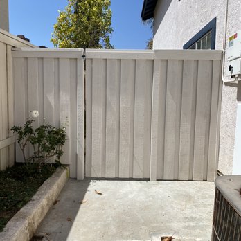 Dave Waye Handyman Services - Side gate front view - Plumbing Near Me