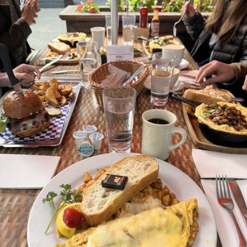 Sweet Maple - Omelet Asparagus, Souflegg, Burgers. - American Near Me - San Francisco, California Sweet Maple - Omelet Asparagus, Souflegg, Burgers. - American Near Me - San Francisco, California