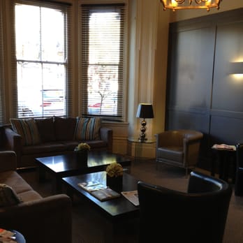 The Lodge Hotel - Hotels Near Me - London, XGL