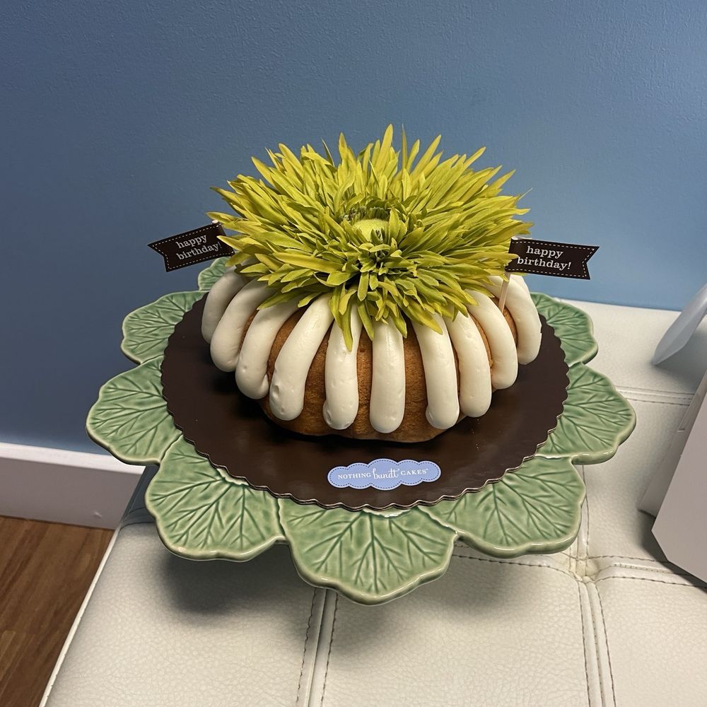Nothing Bundt Cakes - Lemon cake - Desserts Near Me - Valencia, California Nothing Bundt Cakes - Lemon cake - Desserts Near Me - Valencia, California
