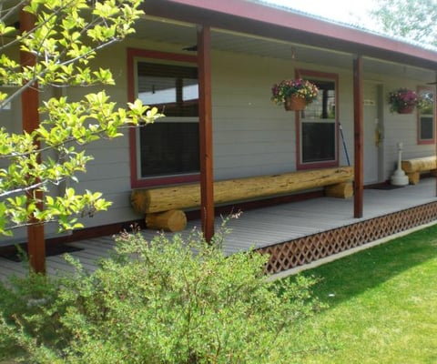 Pinedale Cozy Cabins by null