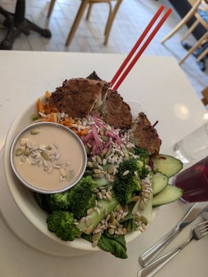 Aux Vivres Plateau by null Aux Vivres Plateau by null