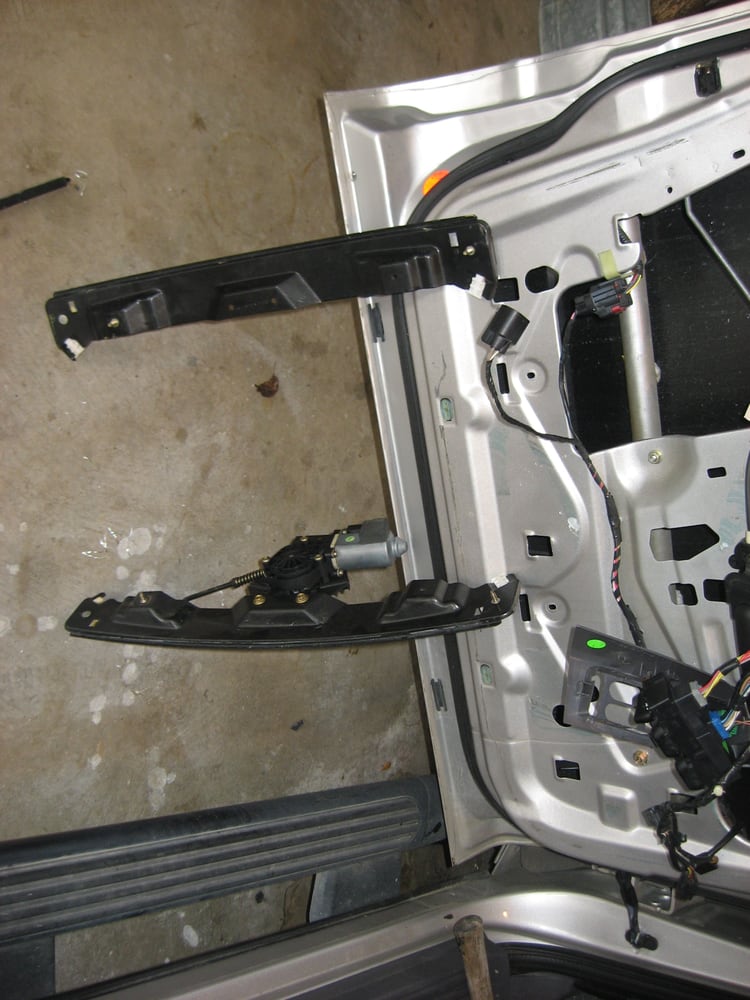 AUTO GLASS BY JERRY Updated September 2024 16 Photos & 11 Reviews