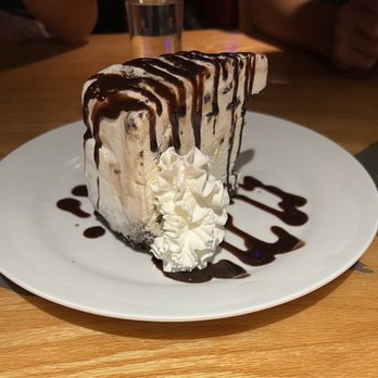 Isana - Mud pie with cookies and cream ice cream - Sushi Bars Near Me - Kihei, Hawaii
