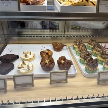 JPMorgan Chase Cafeteria - Delis Near Me - New York, New York JPMorgan Chase Cafeteria - Delis Near Me - New York, New York