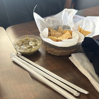Libra Por Libra Mariscos - Chips y salsa - Mexican Near Me - Ontario, California Libra Por Libra Mariscos - Chips y salsa - Mexican Near Me - Ontario, California