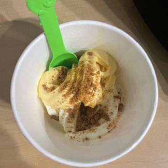 Yogurt World UCSD - Yogurt Vanilla Custard Cake Batter - Ice Cream & Frozen Yogurt Near Me - La Jolla, California