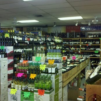 Casa Del Vino - a wine store with a variety of wines - Beer, Wine & Spirits Near Me - Trenton, Michigan
