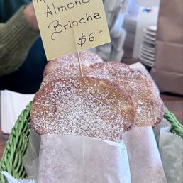 Apricot almond brioche Apricot almond brioche