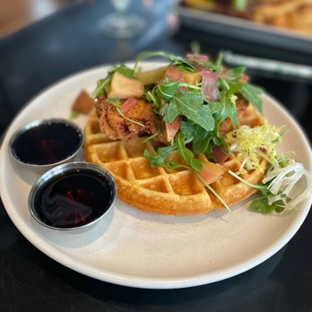 Rowdy Tiger Whiskey Bar & Kitchen - Chicken & Waffle - Southern Near Me - Atlanta, Georgia