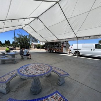 El Flaco Taqueria - Large shaded site down area is pleasant enough.. - Mexican Near Me - Fresno, California