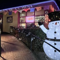 Mario's De La Mesa Restaurant - ¡Feliz Navidad de Mario's!