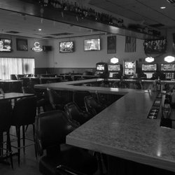 Legends Sports Bar & Grill - Slots with side view