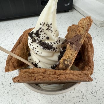 Edible - Sundae - Desserts Near Me - Honolulu, Hawaii
