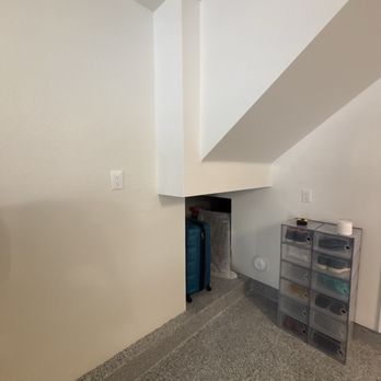 Riets Electric - Added additional outlet in garage space - Electricians Near Me Riets Electric - Added additional outlet in garage space - Electricians Near Me