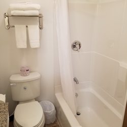Windsor Crossroads Motel - New tubs and toilets