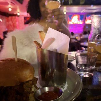 Winnie’s Broadway - hot chicken sandwich & fries - Cocktail Bars Near Me - New York, New York Winnie’s Broadway - hot chicken sandwich & fries - Cocktail Bars Near Me - New York, New York