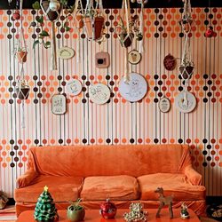Marge's Diner - Entry way lounge