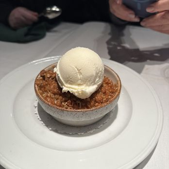 Old Ebbitt Grill - Apple Crumble - Bars Near Me - Washington, DC, District of Columbia Old Ebbitt Grill - Apple Crumble - Bars Near Me - Washington, DC, District of Columbia