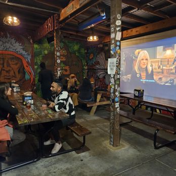 Beeryland - indoor seating - Sandwiches Near Me - Oakland, California