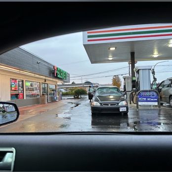 7-Eleven - It's a 7-Eleven Gas Station too. They have a rewards program. - Gas Stations Near Me - Everett, Washington 7-Eleven - It's a 7-Eleven Gas Station too. They have a rewards program. - Gas Stations Near Me - Everett, Washington
