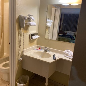 Econo Lodge I-40 Exit 286-Holbrook - Sink - Hotels Near Me - Holbrook, Arizona Econo Lodge I-40 Exit 286-Holbrook - Sink - Hotels Near Me - Holbrook, Arizona