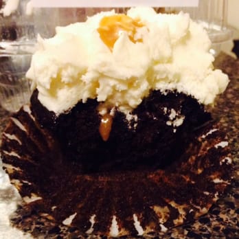 Vanilla Sugar Bakery - My favorite cupcake, chocolate salted caramel! They even read my review and added more caramel in the cupcake! Yum yum!!! - Bakeries Near Me - Glen Ellyn, Illinois
